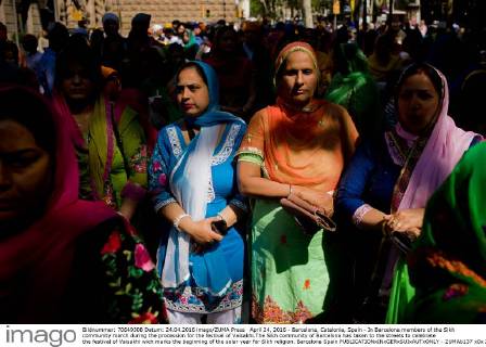 April 24, 2016 - Barcelona, Catalonia, Spain - In Barcelona members of the Sikh community march during the procession for the festival of Vaisakhi.The Sikh community of Barcelona has taken to the streets to celebrate the festival of Vaisakhi wich marks the beginning of the solar year for Sikh religion. Barcelona Spain - ZUMAb137