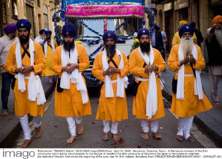 April 24, 2016 - Barcelona, Catalonia, Spain - In Barcelona members of the Sikh community march during the procession for the festival of Vaisakhi.The Sikh community of Barcelona has taken to the streets to celebrate the festival of Vaisakhi wich marks the beginning of the solar year for Sikh religion. Barcelona Spain - ZUMAb137