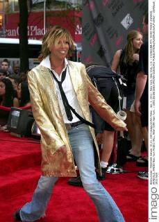 Jan. 1, 2011 - New York, New York, U.S. - K32463JBB.MTV VIDEO MUSIC AWARDS. ARRIVALS..RADIO New York MUSIC HALL, NEW YORK New York.. 2003.08 28 2003.STEVEN COJOCARU - ZUMAba9_