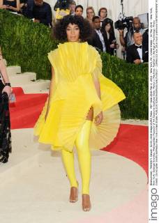 MET Gala 2016 May 2, 2016 - New York, NY, United States - 02 May 2016 - New York, New York- Solange Knowles. Metropolitan Museum of Art Costume Institute Gala: Manus x Machina: Fashion in the Age of Technology. Photo Credit: Christopher Smith AdMedia New York United States - ZUMAa123