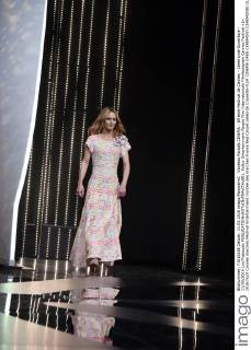 Vanessa Paradis CINEMA : 69 eme Festival de Cannes - Ceremonie Ouverture - 11 05 2016 LoicThebaudx 