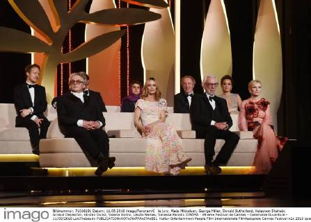 le jury, Mads Mikkelsen, George Miller, Donald Sutherland, Katayoon Shahabi, Arnaud Deplechin, Kirsten Dunst, Valeria Golino, Laszlo Nemes, Vanessa Paradis CINEMA : 69 eme Festival de Cannes - Ceremonie Ouverture - 11 05 2016 LoicThebaudx 
