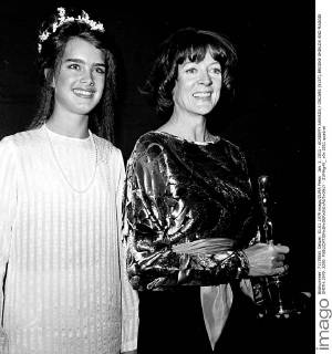 OSCARS: Beste Nebendarstellerin, Preisträgerinnen 1971-1980 Jan. 1, 2011 - ACADEMY AWARDS OSCARS (51ST).BROOKE SHIELDS AND MAGGIE SMITH.1979. 3290. - ZUMAg49_