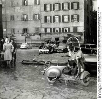 Flood of November 1966, Piazza dei Giudici, Florence, Italy 01390 