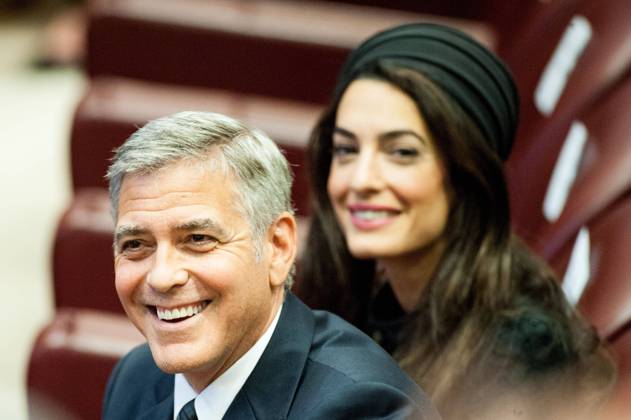 Themen der Woche Bilder des Tages NO FRANCE - NO SWITZERLAND: May 29 2016 : George Clooney and Amal Clooney attend a seminar A Wall A Bridge organized by the Pontifical Foundation Scholas in the Synod Hall at the Vatican.  Â©MASSIMILIANOxMIGLIORATO CPP