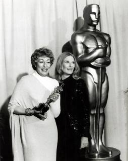 OSCARS: Beste Nebendarstellerin, Preisträgerinnen 1971-1980 Jan. 1, 2011 - EILEEN HECKART AND CLORIS LEACHMAN .AT THE ACADEMY AWARDS.1973. - ZUMAg49_