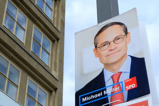 Wahlplakate hängen in Berlin. Die 18. Wahl zum Abgeordnetenhaus von Berlin findet am 18. September 2016 statt. Michael Müller SPD Wahlplakate in Berlin
