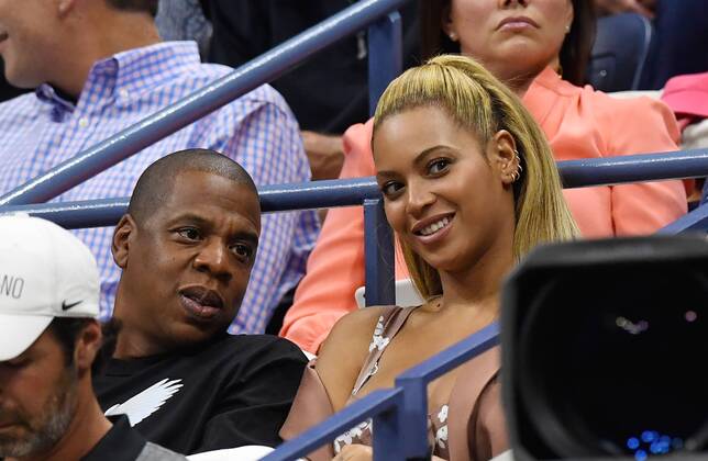 Jay-Z und Beyonce veröffentlichen unangekündigt gemeinsames Album Beyonce und ihr Ehemann Jay Z ,schauten sich als Gäste von Serena Williams das Zweitrunden Match im Arthur Ashe Stadion an