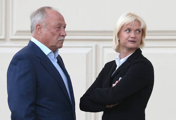 MOSCOW, RUSSIA - SEPTEMBER 13, 2016: CSKA s deputy head, Olympic gymnastics champion Svetlana Khorkina (R) with husband Oleg Kochnov outside Moscow s Bolshoi Theatre where a production of Giuseppe Verdi s opera Simon Boccanegra is to be presented by the Teatro alla Scala (Milan s grand opera house) as part of the 2016 Chereshnevy Les Open Art Festival. Artyom Korotayev TASS  TS031133