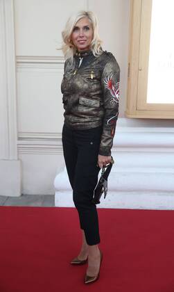 MOSCOW, RUSSIA - SEPTEMBER 13, 2016: Singer Alyona Sviridova at the entrance to Moscow s Bolshoi Theatre where a production of Giuseppe Verdi s opera Simon Boccanegra is to be presented by the Teatro alla Scala (Milan s grand opera house) as part of the 2016 Chereshnevy Les Open Art Festival. Artyom Korotayev TASS  TS031156
