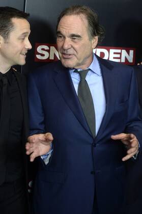 Joseph Gordon-Levitt und Oliver Stone bei der Premiere des Kinofilms Snowden im AMC Loews Lincoln Square. New York, 13.09.2016 Foto:xD.xVanxTinex xFuturexImage