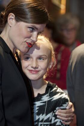 von links: Fritzi HABERLANDT, Schauspielerin, Jule HERRMANN, Schauspielerin, Filmpremiere Nebel im August , in der Lichtburg in Essen, 26.09.2016.
