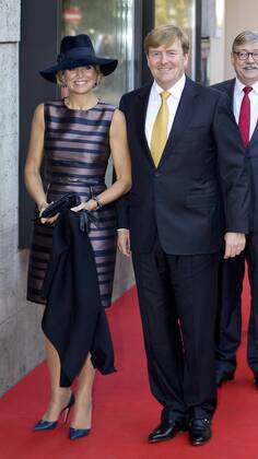 03-10-2016 Utrecht Queen Maxima and King Willem-Alexander during the exhibition ‘’Mapping Australia’’ at the Aboriginal art museum ( AAMU) in Utrecht. The exhibition shows the historical VOC maps from the 17th and 18th century and contemporary works of Aboriginal artists. The royal couple will visit Australia and New Zealand late October and early November. Copyright: PPEx