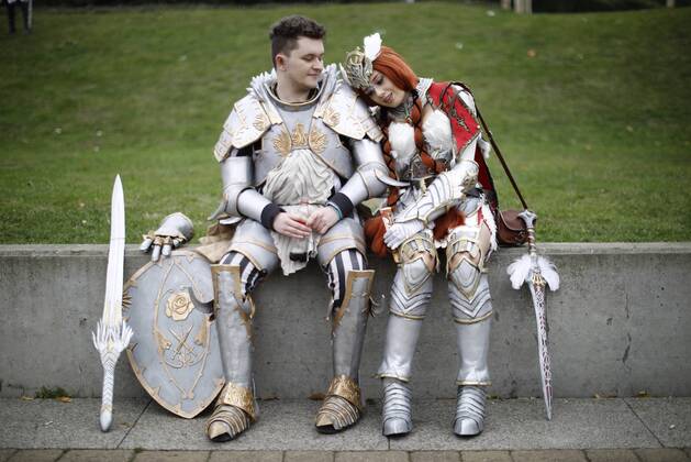 Bilder des Tages October 30, 2016 - London, London, UK - London, UK. Cosplayers attend the MCM London Comic Con in ExCeL convention centre on Sunday, 30 October 2016. London UK - ZUMAl94_ 20161030_zaf_l94_052