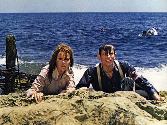 Zeppelin, (ZEPPELIN) GB 1970, Regie: Etienne Perier, ELKE SOMMER, MICHAEL YORK, Stichwort: Schiffbrüchige, Küste, Meer UnitedArchives00004802