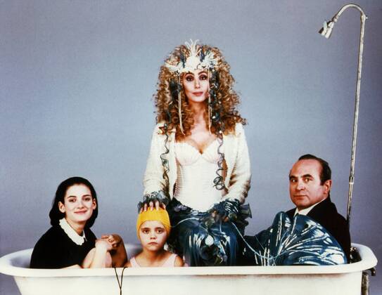 Meerjungfrauen küssen besser, (MERMAIDS) USA 1990, Regie: Richard Benjamin, WINONA RYDER, CHRISTINA RICCI, CHER, BOB HOSKINS, Stichwort: Badewanne UnitedArchives00011197