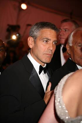METROPOLITAN MUSEUM OF ART COSTUME INSTITUTE GALA.SUPERHEROES.METROPOLITAN MUSEUM OF ART, NYC.MAY 5, 08.PHOTOS BY SONIA MOSKOWITZ, GLOBE PHOTOS INC, 2008.GEORGE CLOONEY.K58813SMO - ZUMAms4_ 20080505_zaf_ms4_050