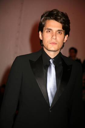 METROPOLITAN MUSEUM OF ART COSTUME INSTITUTE GALA.SUPERHEROES.METROPOLITAN MUSEUM OF ART, NYC.MAY 5, 08.PHOTOS BY SONIA MOSKOWITZ, GLOBE PHOTOS INC, 2008.JOHN MAYER.K58813SMO - ZUMAms4_ 20080505_zaf_ms4_051