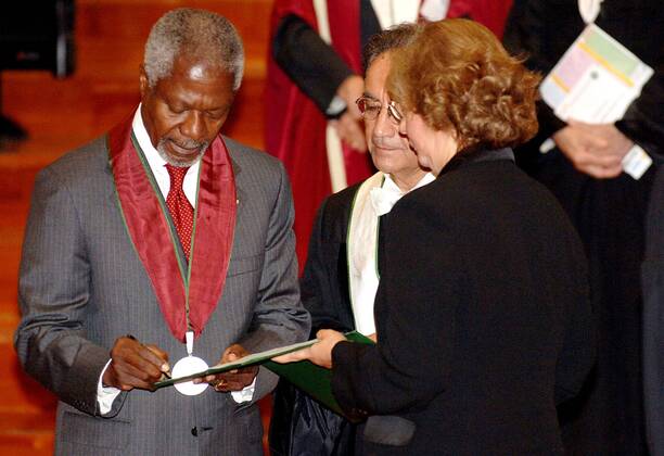 Oct. 12, 2005 - Lisbon, Portugal - 20051012: LISBON, PORTUGAL United Nations General Secretary Kofi Annan was honoured by University Nova of Lisbon with the Honoris Causa degree due to his contribution on help of man kind in terms of human rights, cultural values and defense of world-wide patrimony. Portuguese President Jorge Sampaio, Minister of Cience Jose Mariano Gago and Foreign Affair Minister Diogo Freitas do Amaral, as godfather of Kofi Annan attended the ceremony..K45521. ALVARO ISIDORO LisbonFILES 2005. - ZUMAg49_ 20051012_gaf_g49_212 Copyright: xGlobexPhotosx