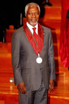 Oct. 12, 2005 - Lisbon, Portugal - 20051012: LISBON, PORTUGAL United Nations General Secretary Kofi Annan was honoured by University Nova of Lisbon with the Honoris Causa degree due to his contribution on help of man kind in terms of human rights, cultural values and defense of world-wide patrimony. Portuguese President Jorge Sampaio, Minister of Cience Jose Mariano Gago and Foreign Affair Minister Diogo Freitas do Amaral, as godfather of Kofi Annan attended the ceremony..K45521. ALVARO ISIDORO LisbonFILES 2005. - ZUMAg49_ 20051012_gaf_g49_213 Copyright: xGlobexPhotosx