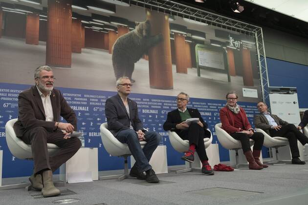 Berlinale-Direktor Dieter Kosslick (2.vl.) mit den Leitern der Sektionen der Berlinale während der Programmpressekonferenz anlässlich des bevorstehenden Internationalen Filmfestivals in Berlin Pressekonferenz zur Berlinale 2017 in Berlin