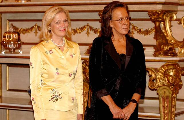 Oct. 11, 2005 - Lisbon, Portugal - 20051011: LISBON, PORTUGAL United Nations General Secretary Kofi Annan honoured by Portuguese President Jorge Sampaio with Great Collar of Liberty Order. In picture Mrs Nane Annan and Portuguese First Lady Maria Jose Ritta who also attended ceremony..K45522. ALVARO ISIDORO LisbonFILES 2005. - ZUMAg49_ 20051011_gaf_g49_289 Copyright: xGlobexPhotosx