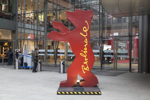 Berlinale Bär Aufsteller vor den Potsdamer Platz Arcaden in Berlin 2017 Berlinale Bär Aufsteller vor den Potsdamer Platz Arcaden in Berlin 2017