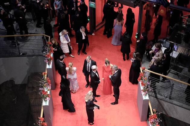 Premierengäste auf dem Roten Teppich anlässlich der Eröffnung der 67. Berlinale im Berlinale-Palast am Potsdamer Platz in Berlin 67. Internationale Filmfestspiele Berlin