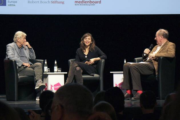 Jurypräsident Paul Verhoeven und Jurymitglied Maggie Gyllenhaal mit Moderator Peter Cowie beim Berlinale Talents Talk zum Thema Courage: Against All Odds auf der Berlinale 2017 67. Internationale Filmfestspiele Berlin im HAU Hebbel am Ufer. Berlin, 12.02.2017 Foto:xP.xSkupinx xFuturexImage