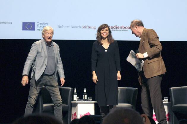 Jurypräsident Paul Verhoeven und Jurymitglied Maggie Gyllenhaal mit Moderator Peter Cowie beim Berlinale Talents Talk zum Thema Courage: Against All Odds auf der Berlinale 2017 67. Internationale Filmfestspiele Berlin im HAU Hebbel am Ufer. Berlin, 12.02.2017 Foto:xP.xSkupinx xFuturexImage