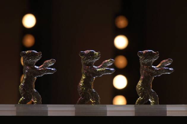 Der Goldene und die Silbernen Bären Bären der 67. Internationalen Filmfestspiele stehen anlässlich der Filmpreisverleihung bereit 67. Internationale Filmfestspiele Berlin