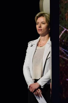 Feb 25, 2017 - Los Angeles, California, U.S. - SCARLETT JOHANSSON rehearses as preparations continue Saturday February 25, 2017 for the 89th Oscars® for outstanding film achievements of 2016 which will be presented on Sunday, February 26, 2017, at the Dolby® Theatre and televised live by the ABC Television Network. Los Angeles U.S. - ZUMAz03_ 20170225_shd_z03_135 Copyright: xMattxPetitx