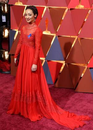 Actress Ruth Negga arrives on the red carpet for the 89th annual Academy Awards at the Dolby Theatre in the Hollywood section of Los Angeles on February 26, 2017.  LAP20170226853 JIMxRUYMEN