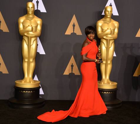 Actress Viola Davis (L), winner of the award for Actress in a Supporting Role for Fences , appears backstage during the 89th annual Academy Awards at Loews Hollywood Hotel in the Hollywood section of Los Angeles on February 26, 2017.  LAP20170226925 JIMxRUYMEN