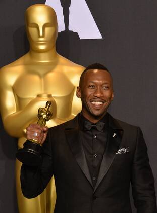 Actor Mahershala Ali, winner of the award for Actor in a Supporting Role for Moonlight , appears backstage during the 89th annual Academy Awards at Loews Hollywood Hotel in the Hollywood section of Los Angeles on February 26, 2017.  LAP20170226953 JIMxRUYMEN
