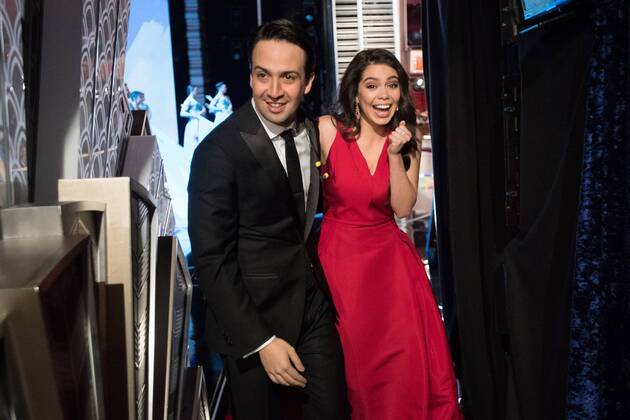Feb 26, 2017 - Hollywood, California, U.S - LIN-MANUEL MIRANDA and AULI L CRAVALHO backstage during The 89th Oscars at the Dolby Theatre in Hollywood. Hollywood U.S - ZUMAz03_ 20170226_sho_z03_552 Copyright: xRichardxHarbaughx