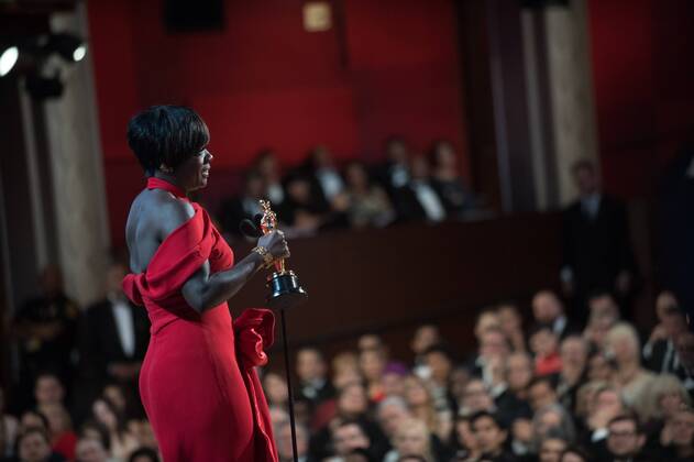 Feb 26, 2017 - Hollywood, California, U.S - VIOLA DAVIS accepts the Oscar® for Performance by an actress in a supporting role, for her role in Fences during the live ABC Telecast of The 89th Oscars® at the Dolby® Theatre in Hollywood, CA on Sunday, February 26, 2017. Hollywood U.S - ZUMAz03_ 20170226_sho_z03_538 Copyright: xRichardxHarbaughx