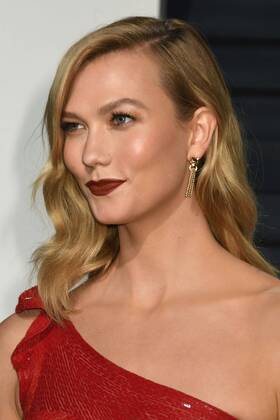February 27, 2017 - Beverly Hills, CA, United States - 26 February 2017 - Beverly Hills, California - Karlie Kloss. 2017 Vanity Fair Oscar Party held at the Wallis Annenberg Center. Photo Credit: AdMedia Beverly Hills United States - ZUMAa123 20170227_zaa_a123_954 Copyright: xByronxPurvisx