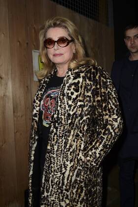 Catherine Deneuve - Ankunft Modenschau Yves St Laurent - Paris - 28 02 2017 JBAutissier Panoramic 