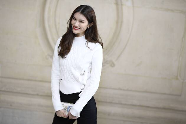 216031 Valentin Paoli Starface 2017-03-03 Paris France Paris Fashion Week. Defile PAP Automne-hiver 2017 DIOR. Arrivees. Paris Fashion Week. Arrivals at Dior Show. Gallagher, Anais  Copyright: xValentinxPaolix xStarfacex STAR_216031_012