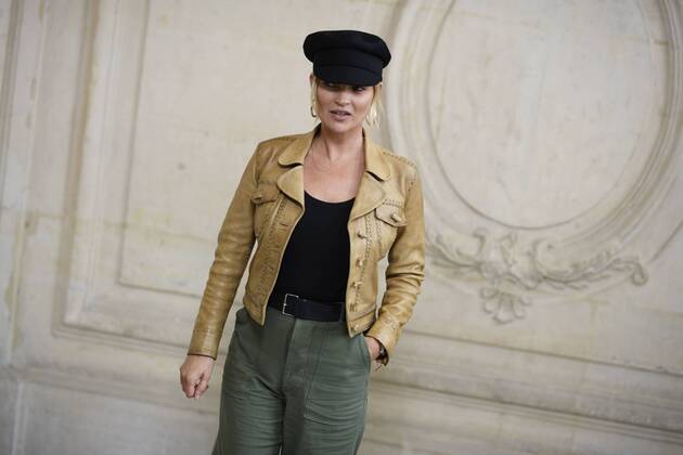 216031 Valentin Paoli Starface 2017-03-03 Paris France Paris Fashion Week. Defile PAP Automne-hiver 2017 DIOR. Arrivees. Paris Fashion Week. Arrivals at Dior Show. Moss, Kate Copyright: xValentinxPaolix xStarfacex STAR_216031_038