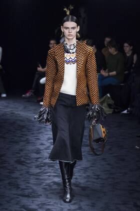216044 Marineau Starface 2017-03-02 Paris France Paris Fashion Week. Defile PAP Automne-hiver 2017. LOEWE. Loewe , autumn-winter 2017 Paris, France Editorial use only  Copyright: xMarineaux STAR_216044_008