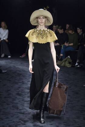 216044 Marineau Starface 2017-03-02 Paris France Paris Fashion Week. Defile PAP Automne-hiver 2017. LOEWE. Loewe , autumn-winter 2017 Paris, France Editorial use only  Copyright: xMarineaux STAR_216044_011