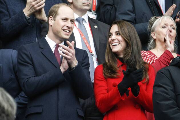 Bilder des Tages March 18, 2017 - Saint-Denis, France - Cambridge s Duke and duchess Prince William and Kate Middleton are seen ahead of the Six Nations tournament Rugby Union match between France and Wales at the Stade de France in Saint-Denis, outside Paris, on March 18, 2017. Saint-Denis France  - ZUMAn230 20170318_zaa_n230_081 Copyright: xGeoffroyxVanxDerxHasseltx