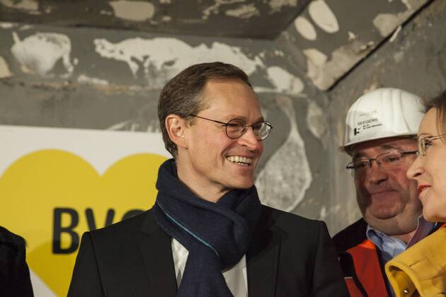 Michael Müller (Bürgermeister Michael Müller) beim Tunneldurchbruch der U55 am Brandenburger Tor in Berlin Michael Müller (Bürgermeister Michael Müller) beim Tunneldurchbruch der U55 am Brandenburger Tor in Berlin