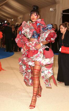 May 1, 2017 - New York, New York, U.S. - RIHANNA attends the Metropolitan Museum Costume Institute Benefit celebrating the exhibition of Rei Kawakubo Comme des Garcons-Art of the In Between.Met Museum,NYC.May 1, 2017.Photos by , Photos Inc. New York U.S. - ZUMAms4_ 20170501_zaf_ms4_090 Copyright: xSoniaxMoskowitzx