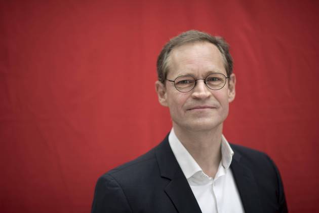 Michael Mueller, SPD Berlin DEU, Deutschland, Germany, Berlin, 20.05.2017 Michael Mueller, Regierender Buergermeister von Berlin SPD und Vorsitzender der Berliner SPD, auf dem Landesparteitag der Berliner SPD in Berlin. Auf diesem Parteitag waehlt die SPD die Spitzenkandidaten fuer die Landesliste in Vorbereitung fuer den Wahlkampf zur Bundestagswahl im September. Portrait Michael Mueller, Mayor of Berlin and new head of the SPD in Berlin, at a party congress of the SPD in Berlin to establish the election campaign for the general election Berlin in September