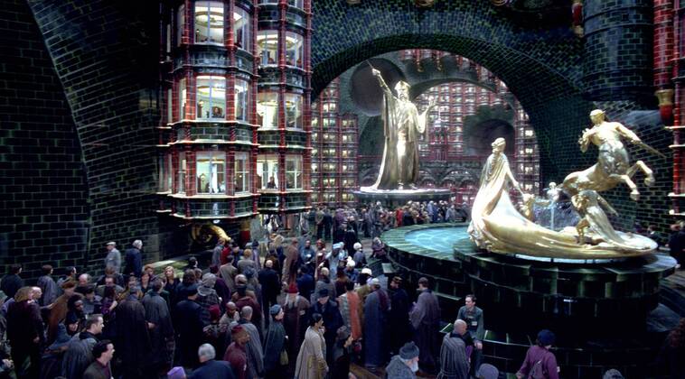 Warner Brothers Pictures Presents Harry Potter and the Order of the Phoenix The Ministry of Magic atrium © 2007 Warner Bros. Entertainment Inc. - Harry Potter Publishing Rights © J. K. R.  30292_032