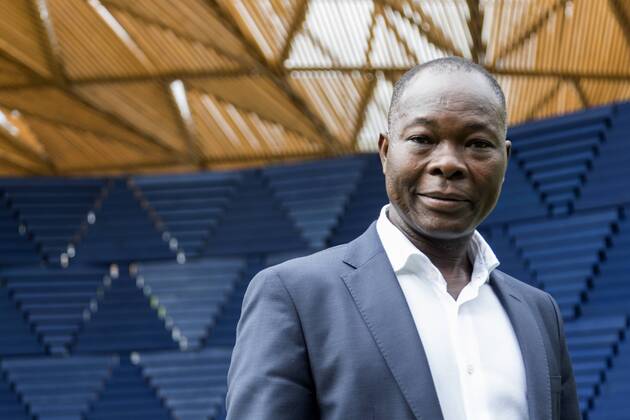 Francis Kere, Serpentine Pavilion 2017, London, UK London, UK. 20 June 2017. Diebedo Francis Kere (pictured), the award-winning architect from Gando, Burkina Faso, has designed the Serpentine Pavilion 2017, next to the Serpentine Gallery in Kensington Gardens. Kere leads the Berlin-based practice Kere Architecture. He is the 17th architect to accept the Serpentine Gallery s invitation to design a temporary Pavilion in its grounds. The Pavilion is open to the public from 23 June to 8 October 2017.