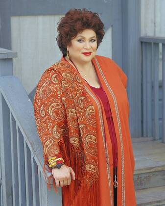 Studio Publicity Still from Gilmore Girls Liz Torres circa 2001 photo credit: Jeffrey Thurnher Los Angeles CA  Copyright: xAPCx 308471593